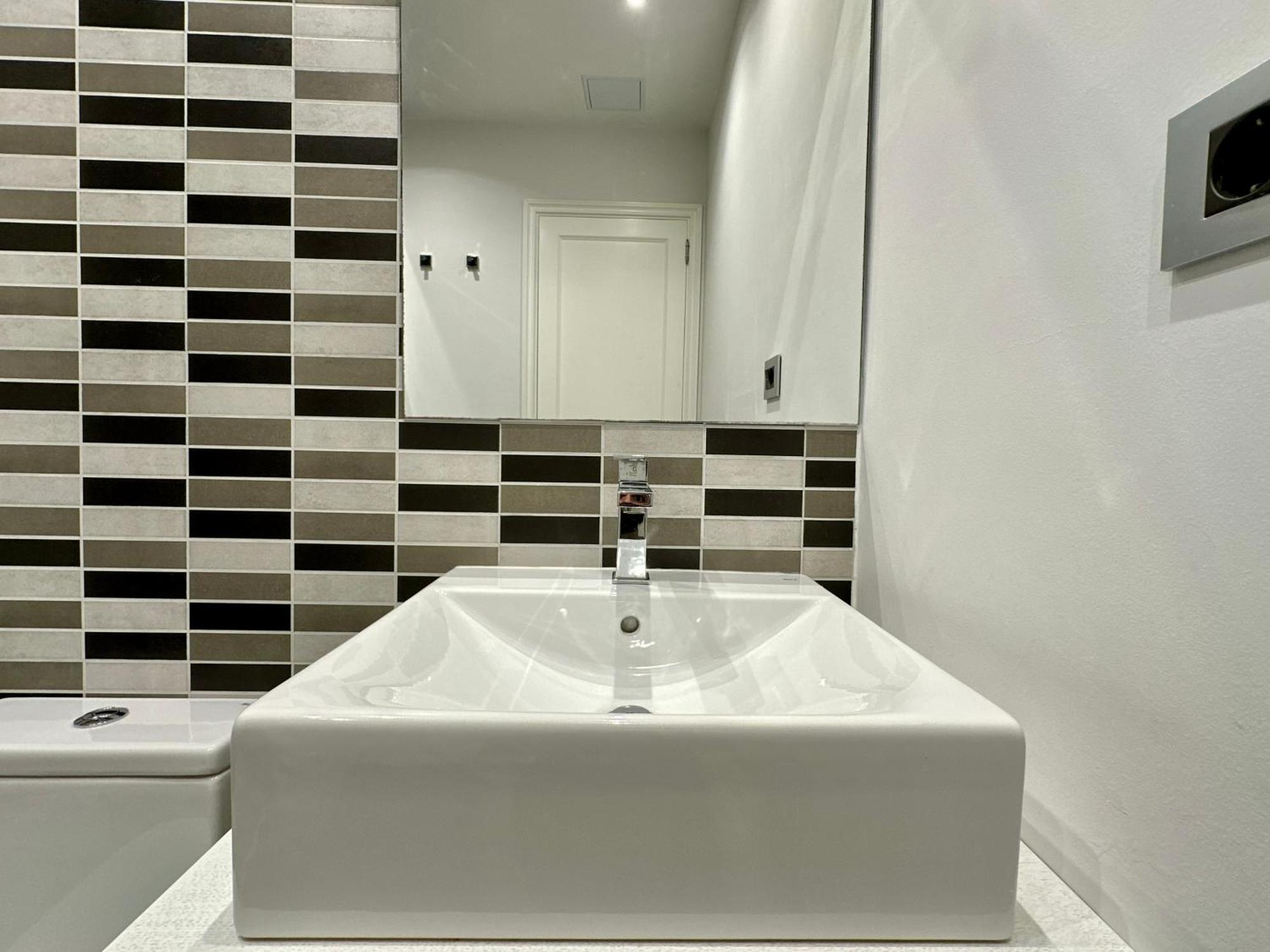 Hostiguest Coliving Leon Y Castillo Las Palmas Buitenkant foto